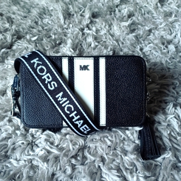 🎉4xHost Pic🎉Michael Kors Crossbody Bag - Picture 10 of 10